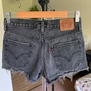 Levi’s 501 Jean Shorts 26